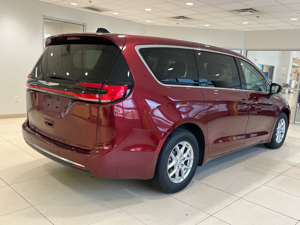 Used 2023 Chrysler Pacifica Touring L Van Passenger Van