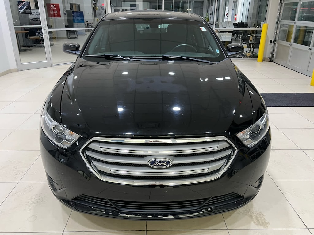 Used 2016 Ford Taurus SEL Sedan