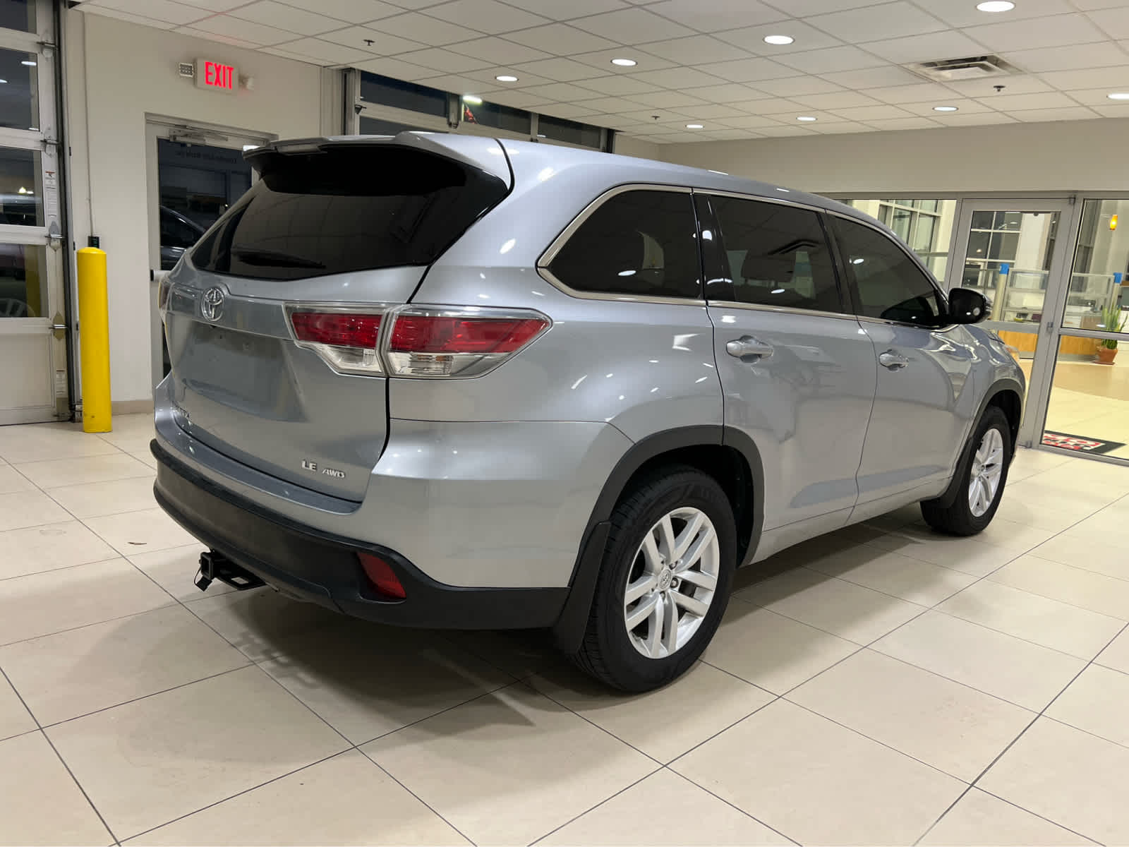 2015 Toyota Highlander LE photo 4