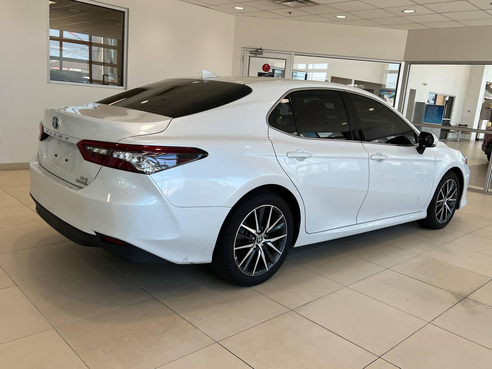 2023 Toyota Camry XLE - Photo 6