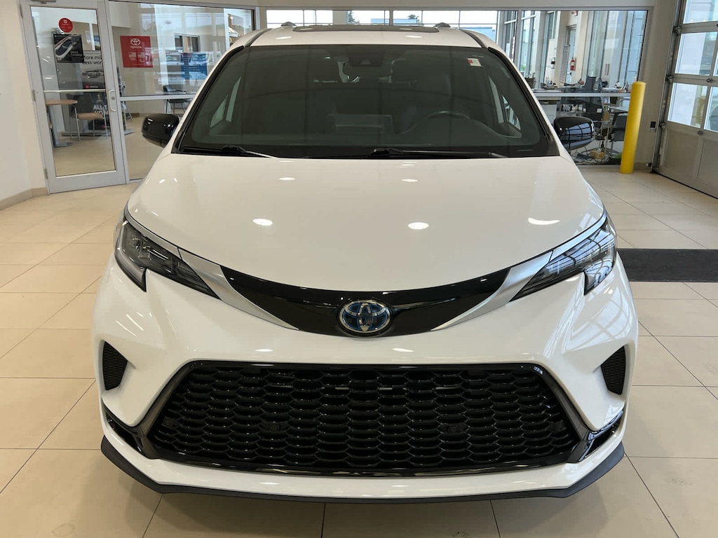 Used 2022 Toyota Sienna XSE Van Passenger Van