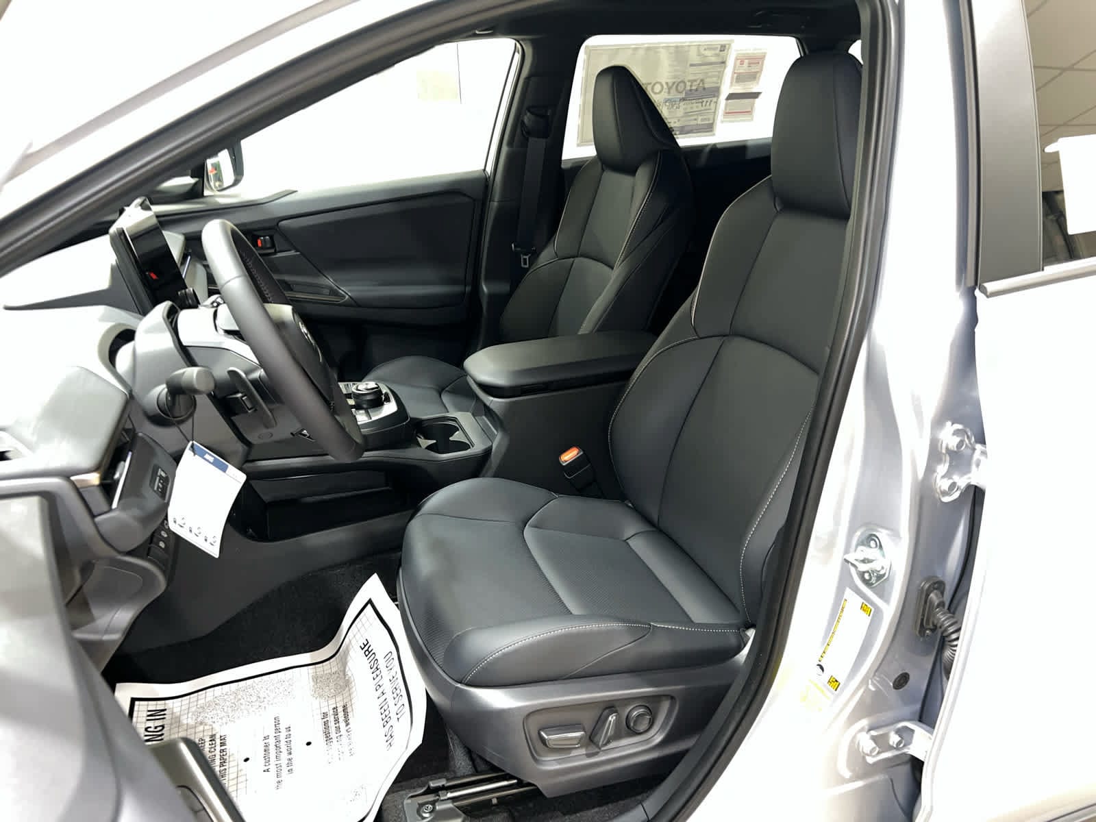 2026 Toyota bZ Woodland Woodland Premium - Photo 14