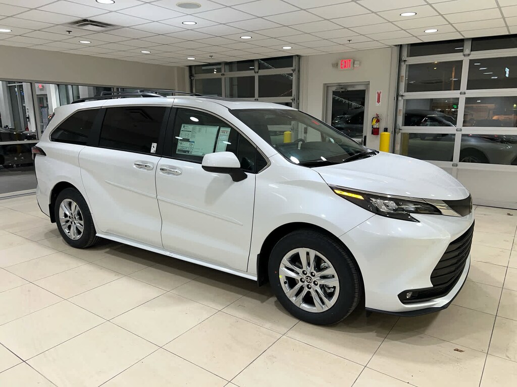 New 2026 Toyota Sienna XLE 7 PASSENGER
