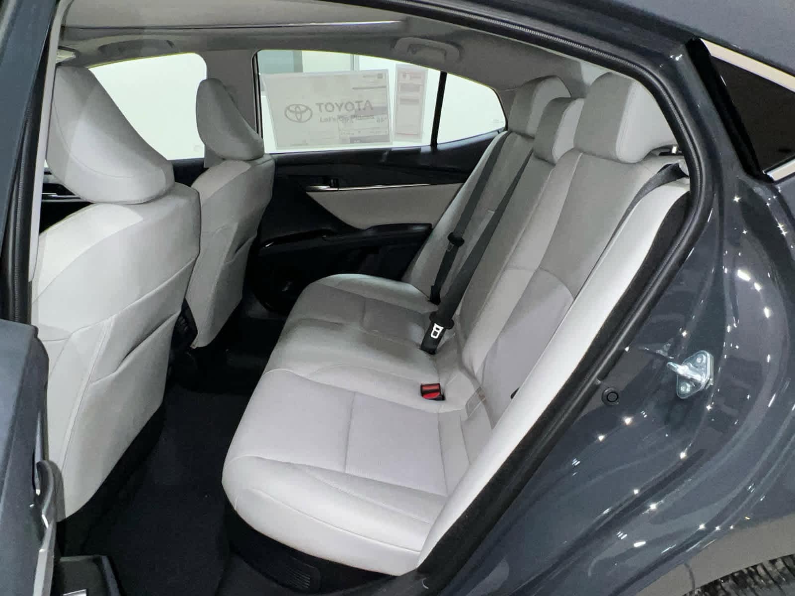 2026 Toyota Camry XLE - Photo 10