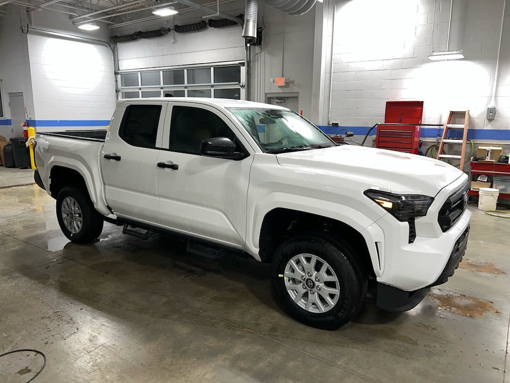 New 2025 Toyota Tacoma SR 4X2 DOUBLE CAB