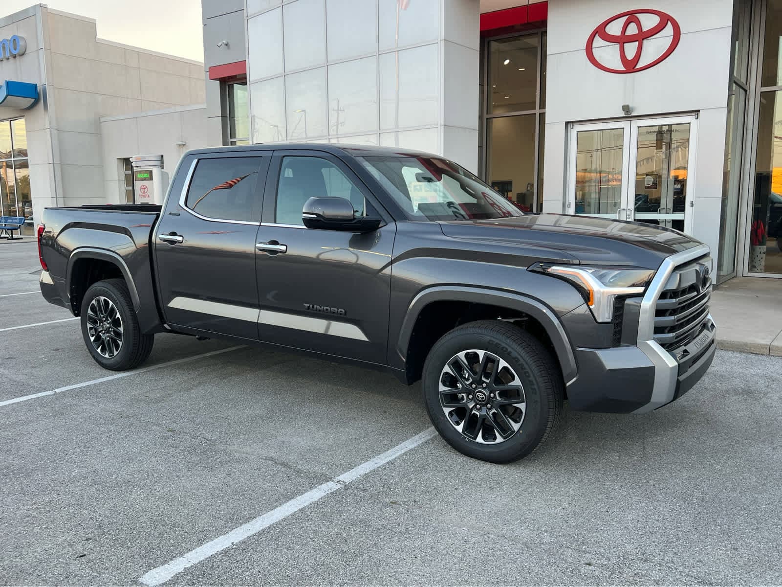 2026 Toyota Tundra Limited's photo