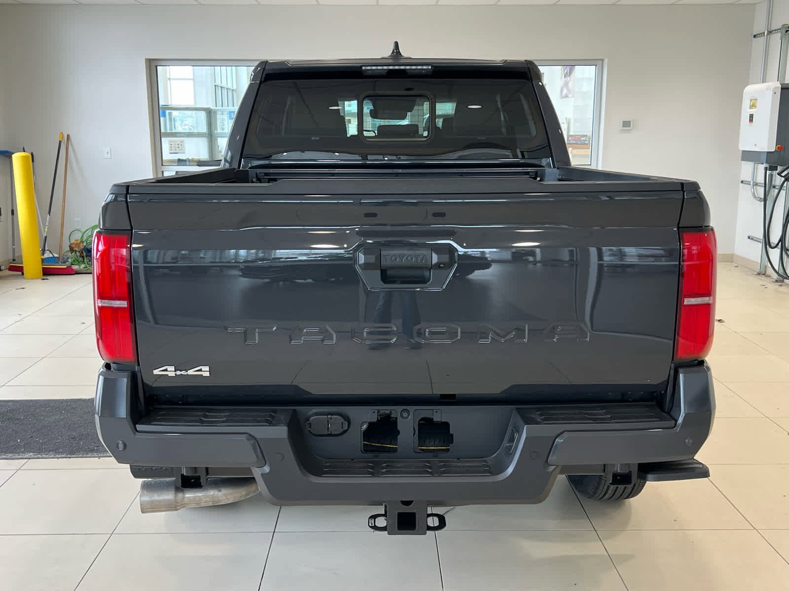 2026 Toyota Tacoma SR5 - Photo 9