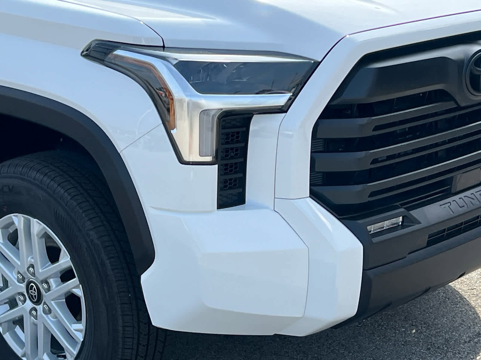 2026 Toyota Tundra SR5 CrewMax photo 2