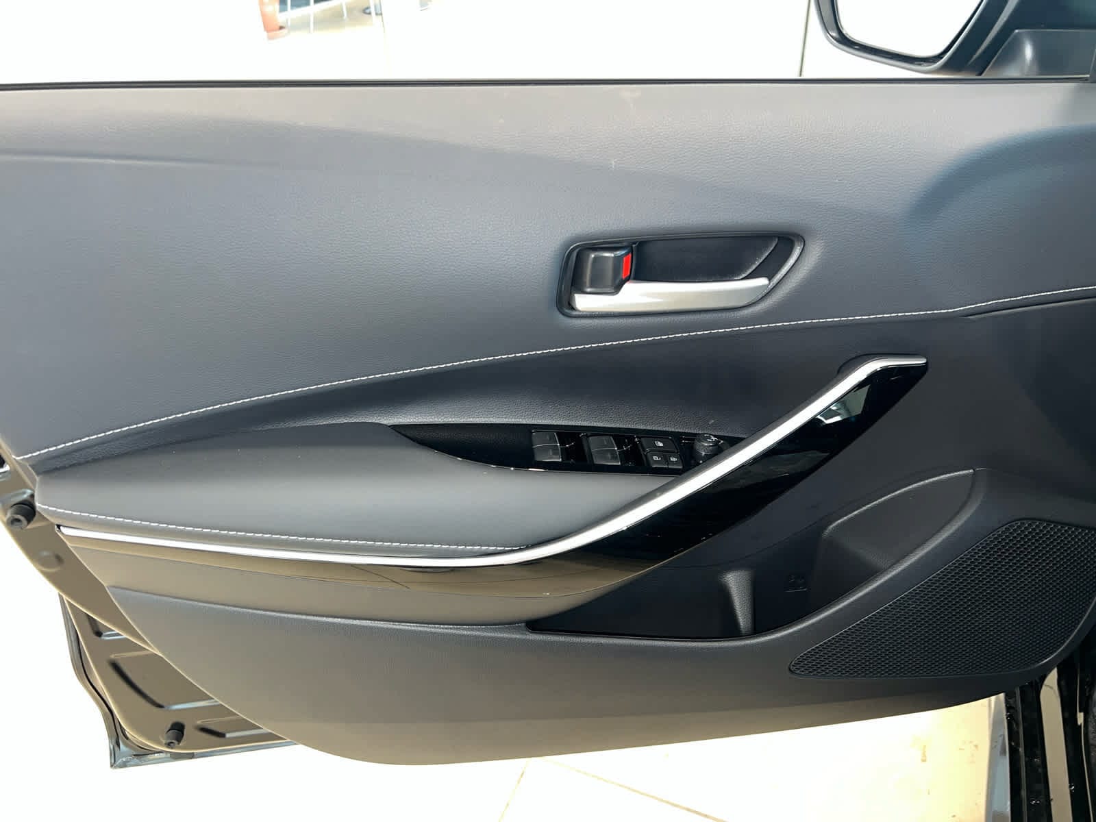 2026 Toyota Corolla Hatchback XSE - Photo 10