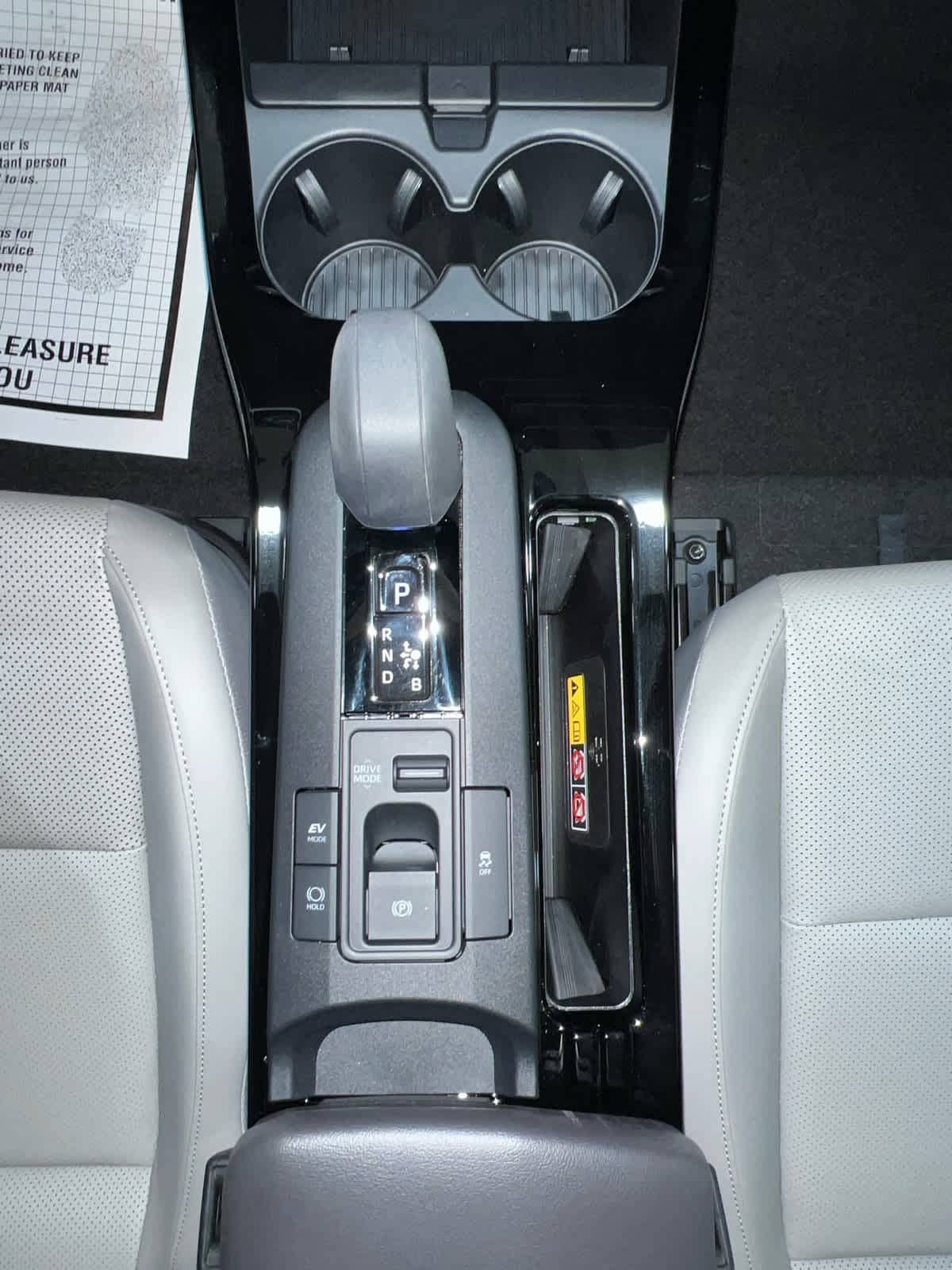 2026 Toyota Prius XLE - Photo 23