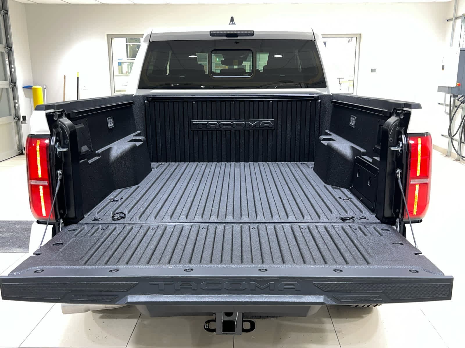 2026 Toyota Tacoma TRD Off Road - Photo 13