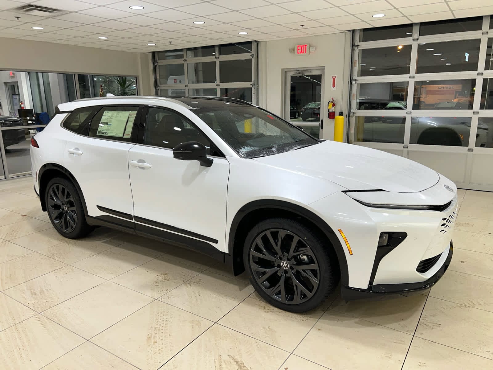 2025 Toyota Crown Signia Limited's photo