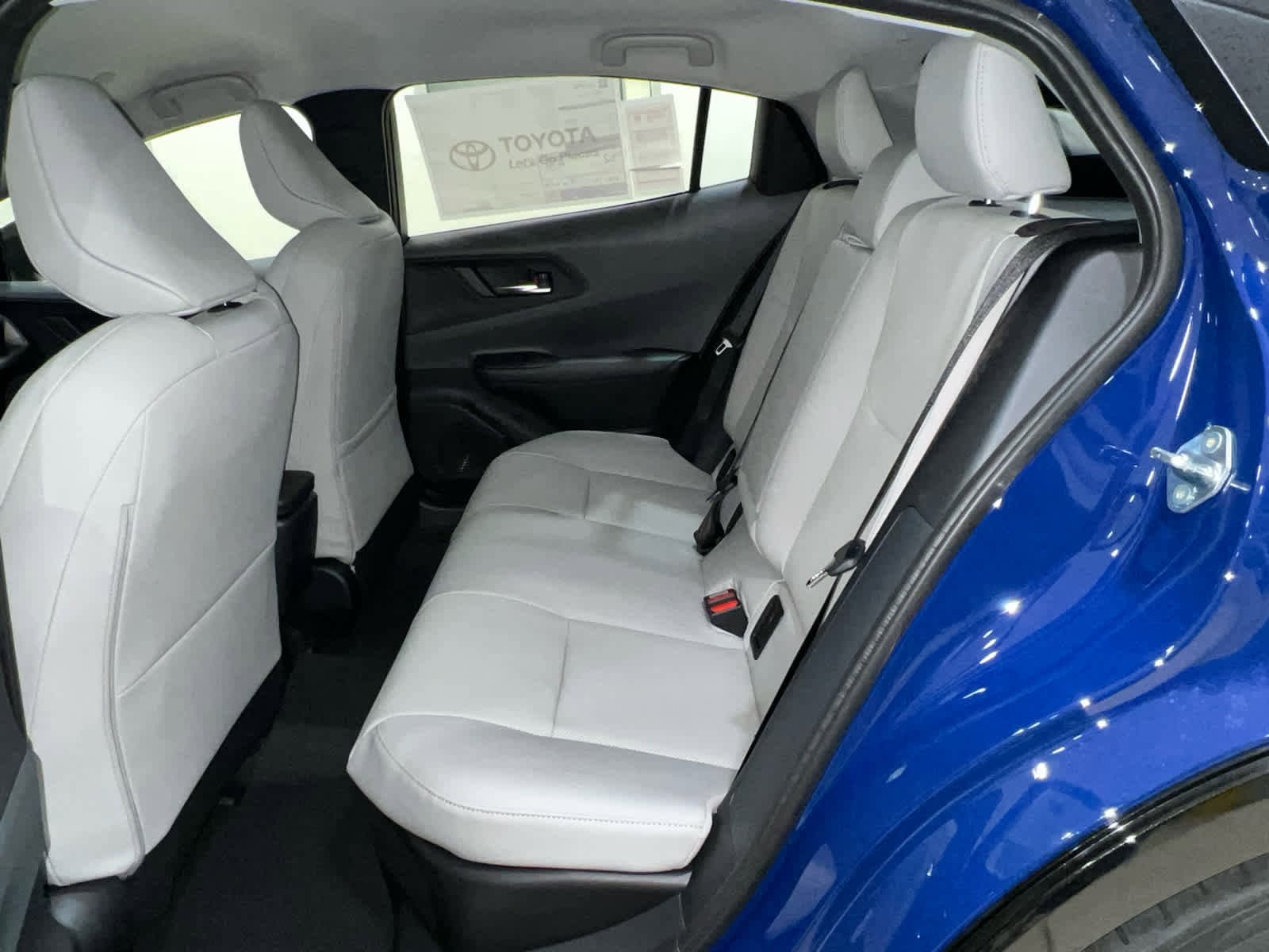 2026 Toyota Prius XLE - Photo 10