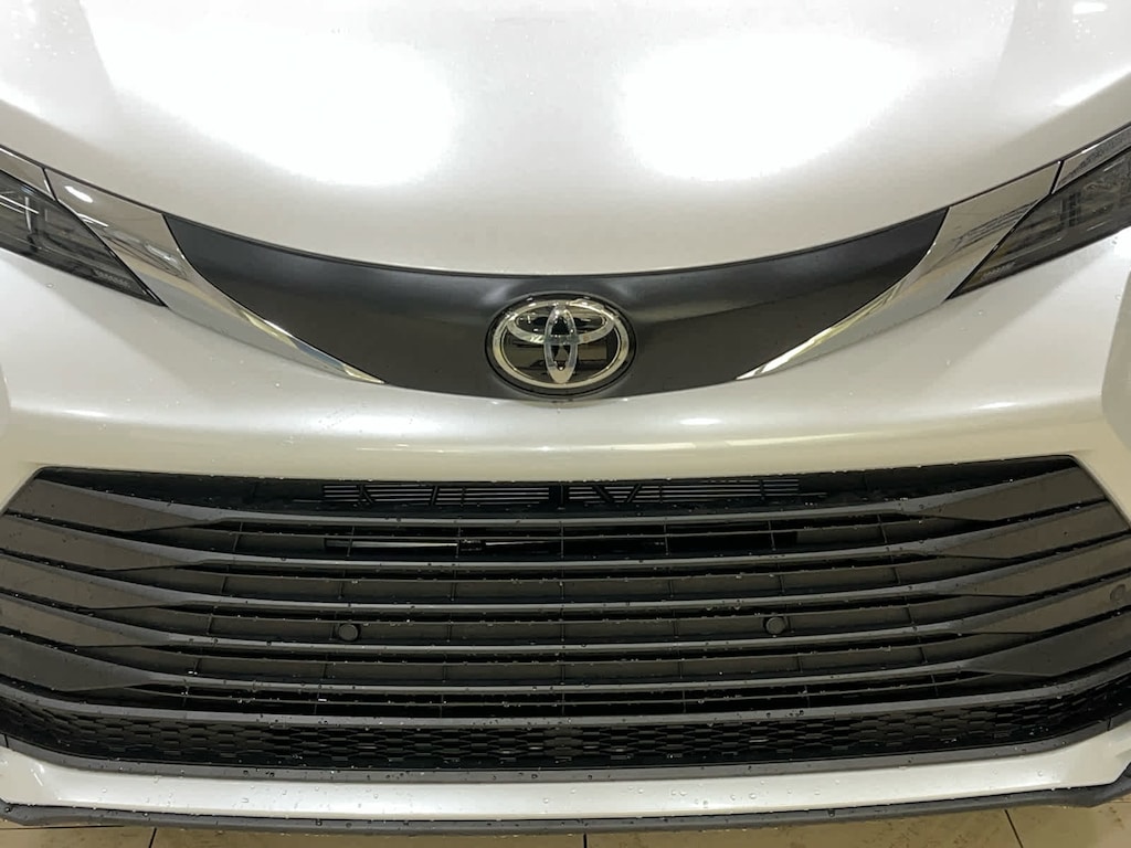 New 2026 Toyota Sienna XLE 8 PASSENGER