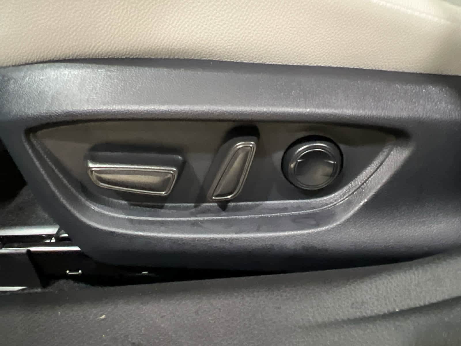 2026 Toyota Camry XLE - Photo 14