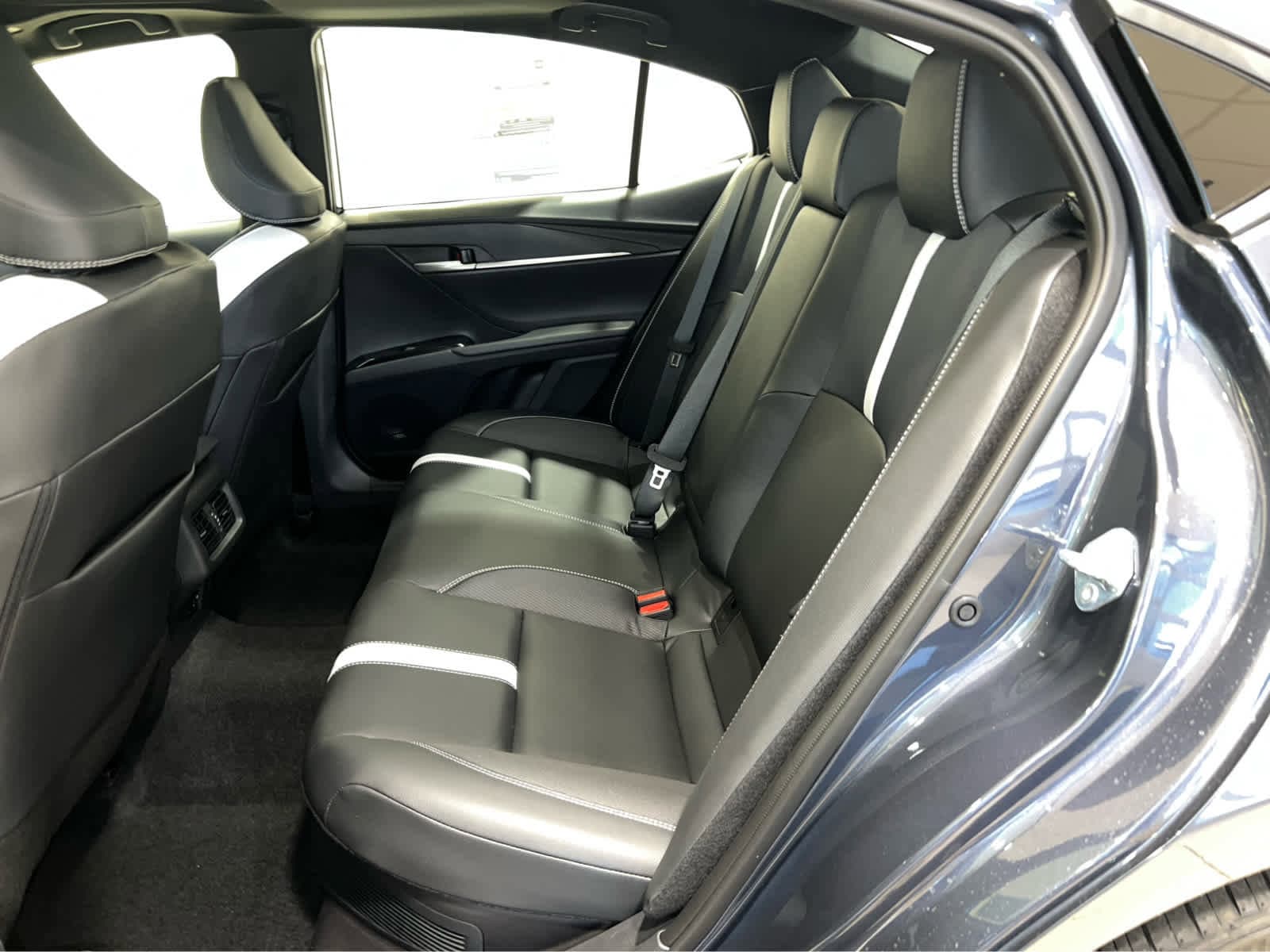 2026 Toyota Camry SE - Photo 9