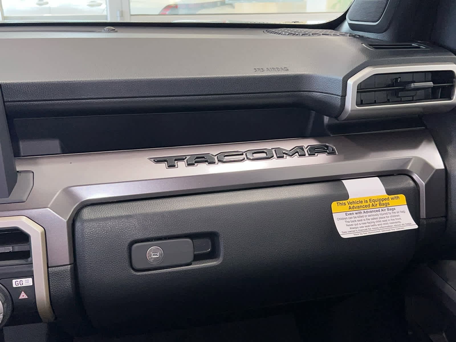 2026 Toyota Tacoma SR5 - Photo 25