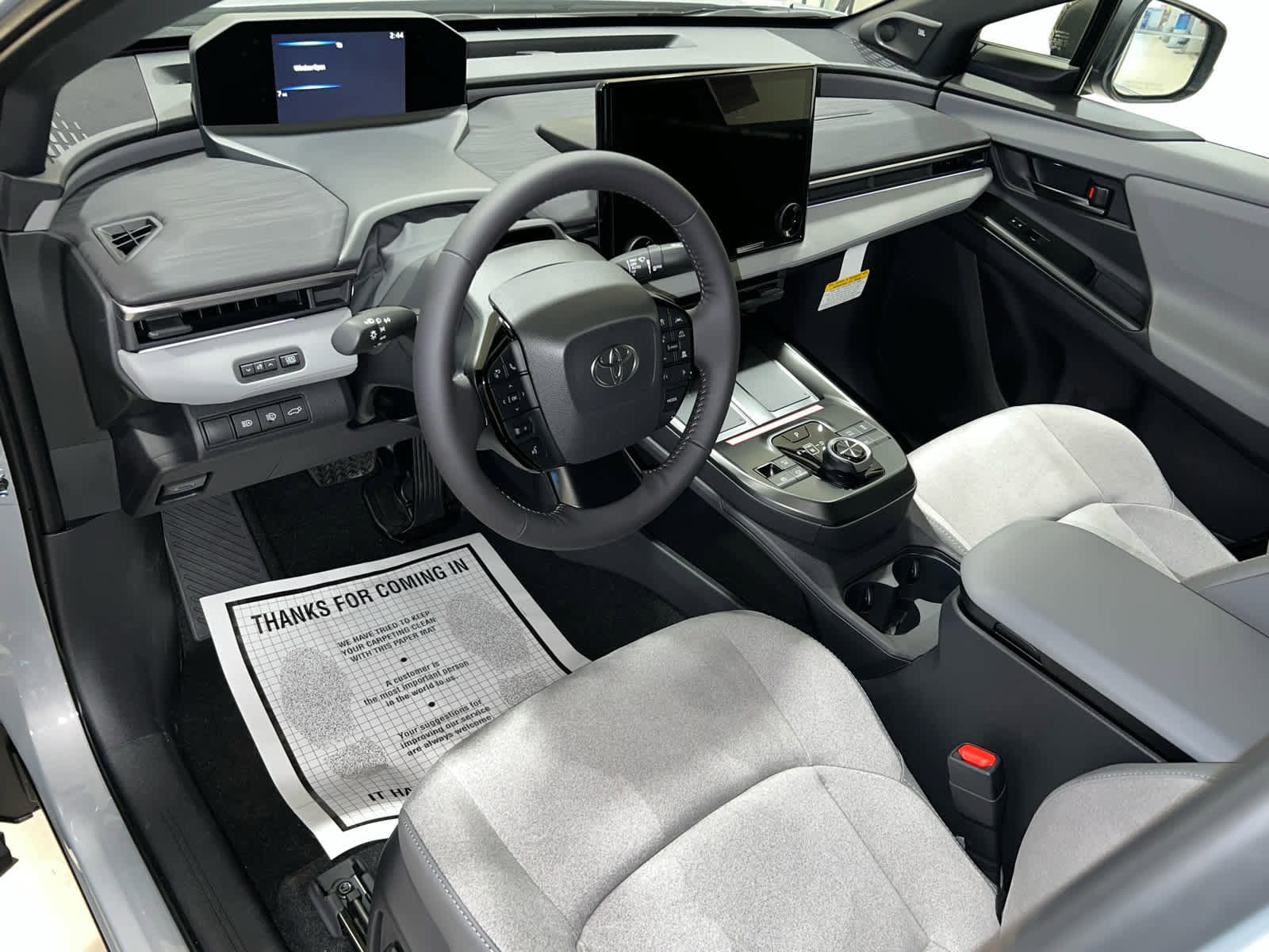 2026 Toyota C-HR XSE - Photo 15