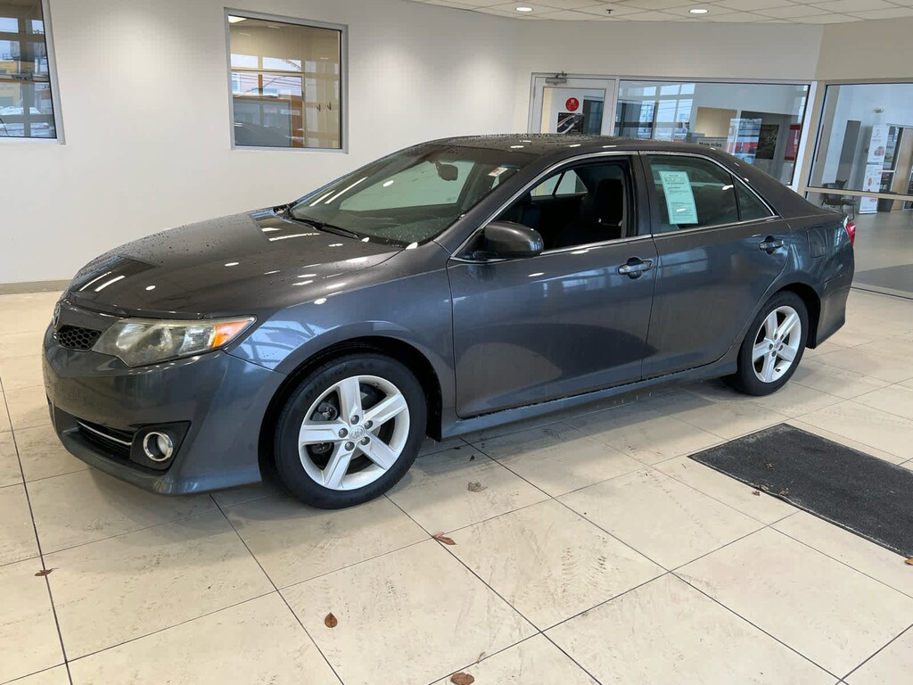 Used 2013 Toyota Camry SE Sedan