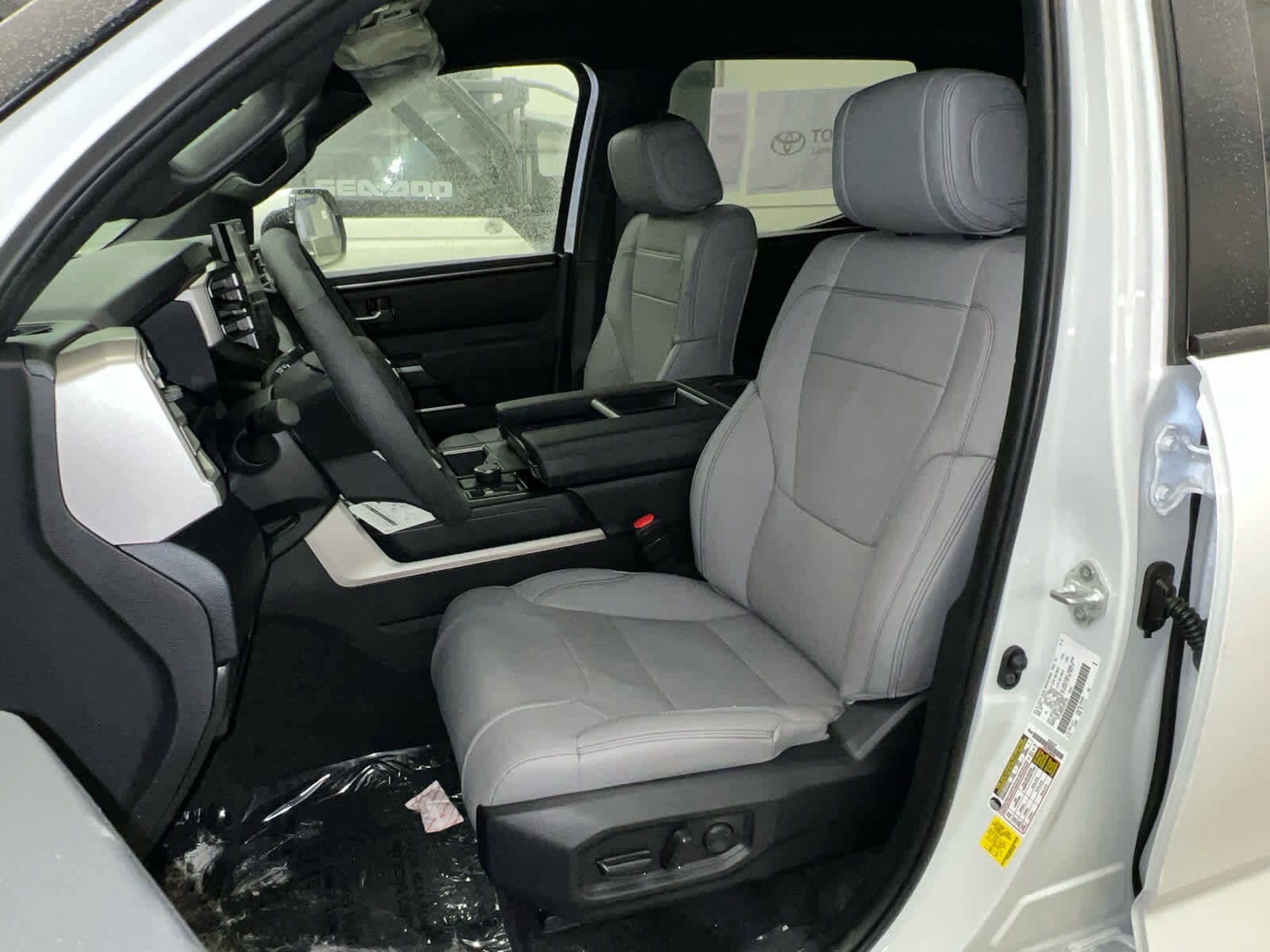 2026 Toyota Tundra SR5 - Photo 15