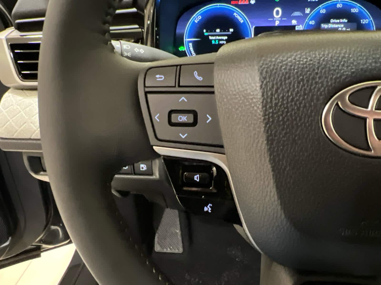 2026 Toyota Camry XLE - Photo 17