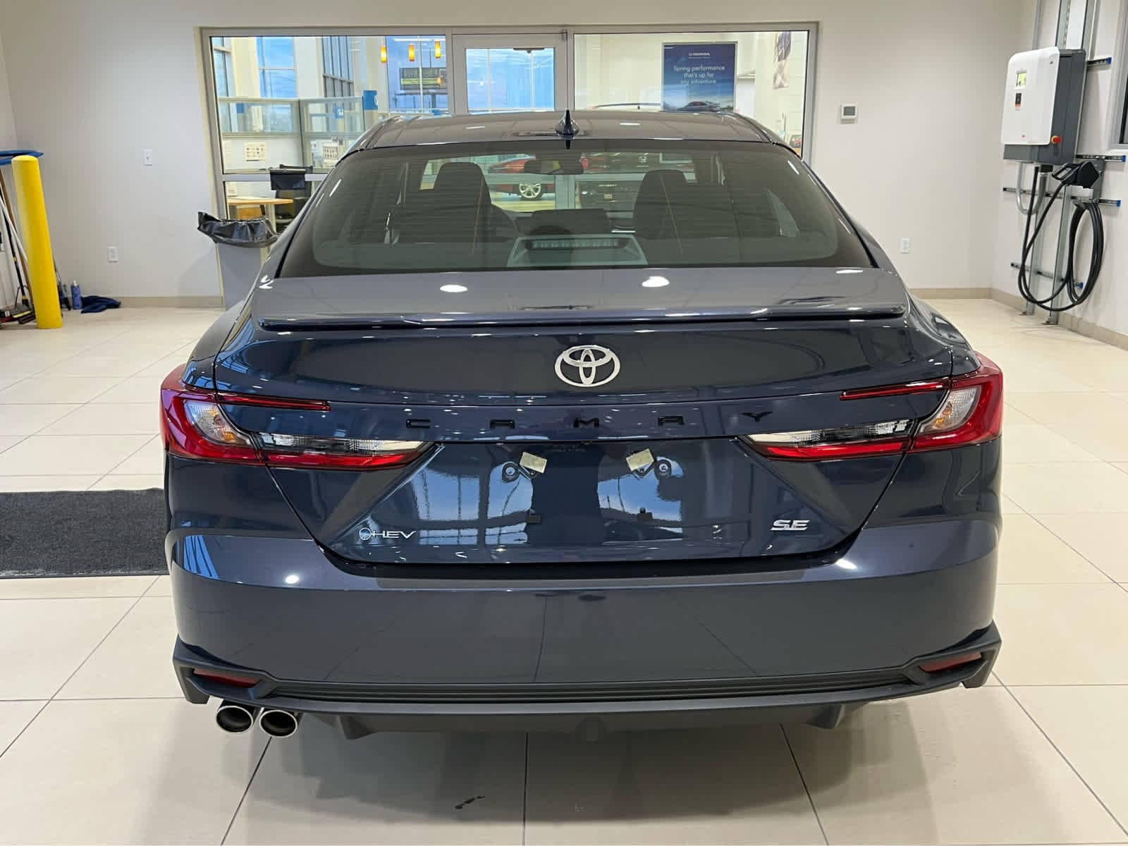 2026 Toyota Camry SE - Photo 6
