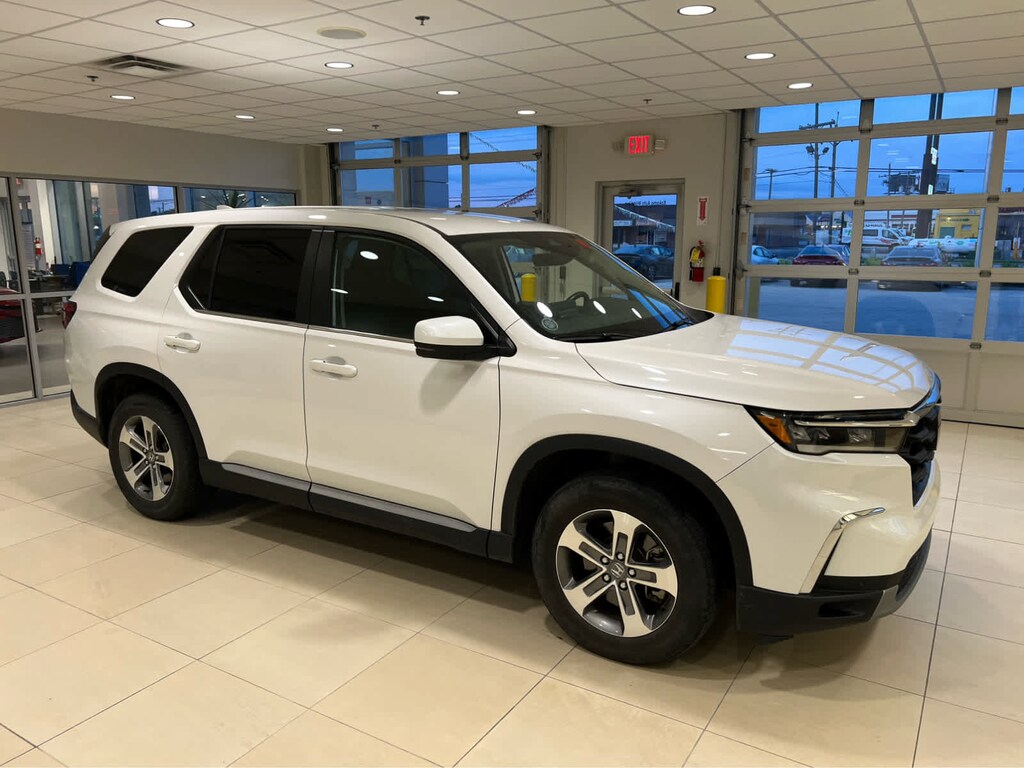 Used 2023 Honda Pilot EX-L 8 Passenger SUV