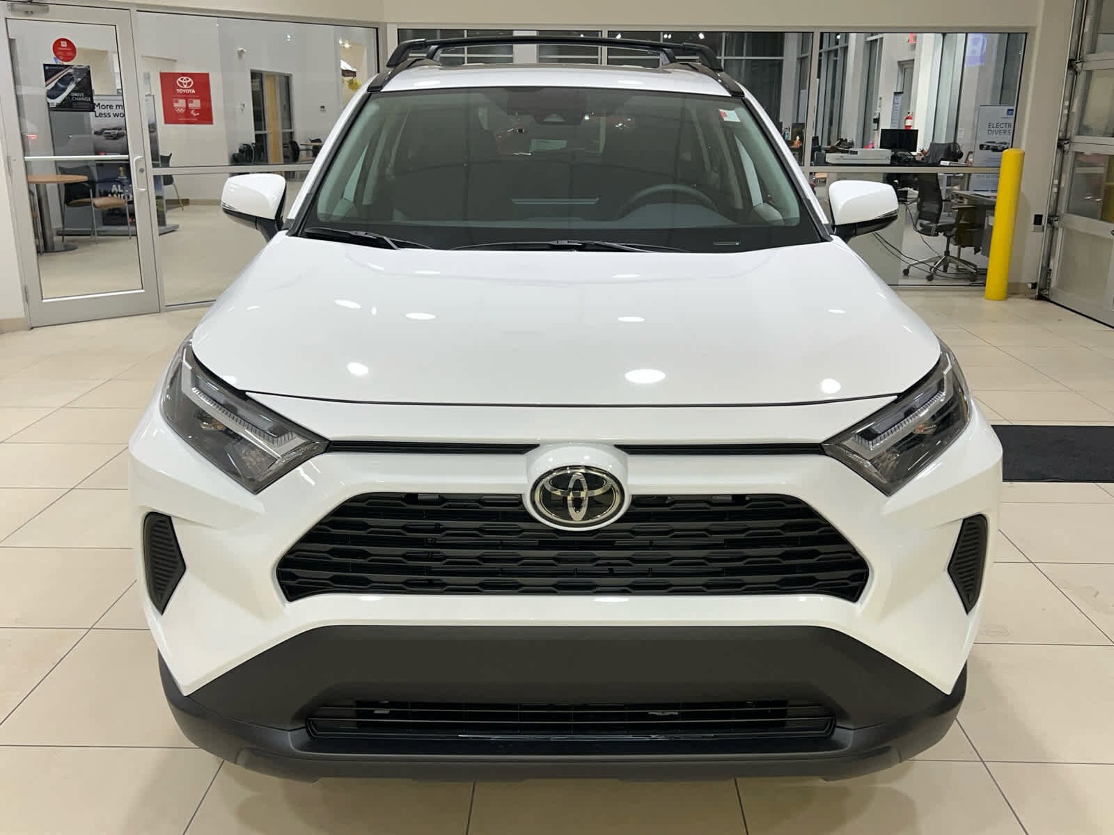 2025 Toyota RAV4 XLE photo 3