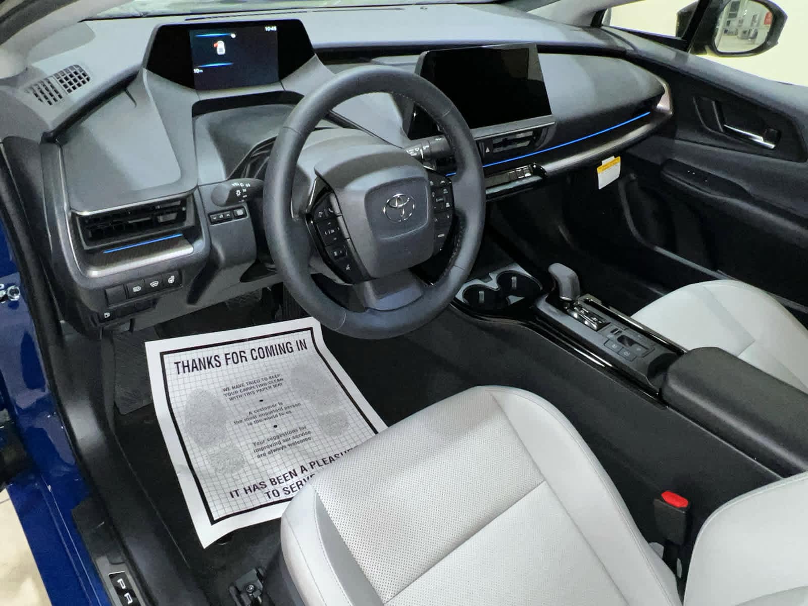 2026 Toyota Prius XLE - Photo 12