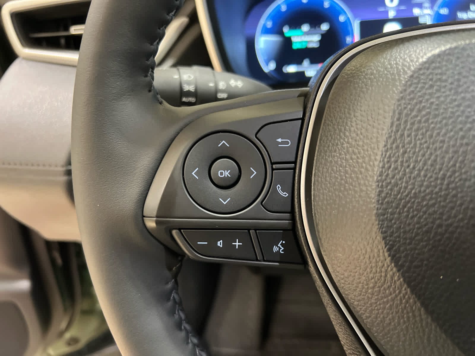 2026 Toyota Corolla Cross XLE - Photo 18