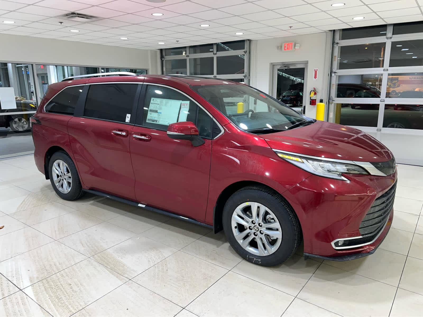 2026 Toyota Sienna Limited's photo