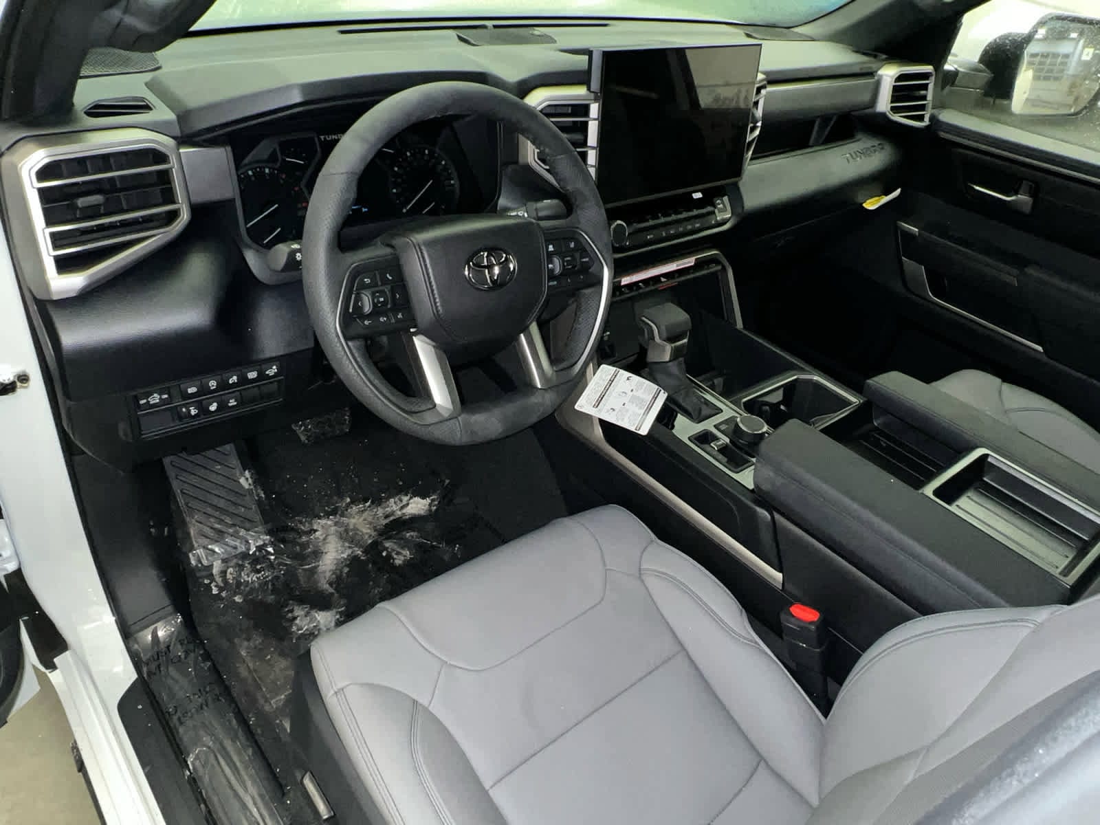 2026 Toyota Tundra SR5 - Photo 14