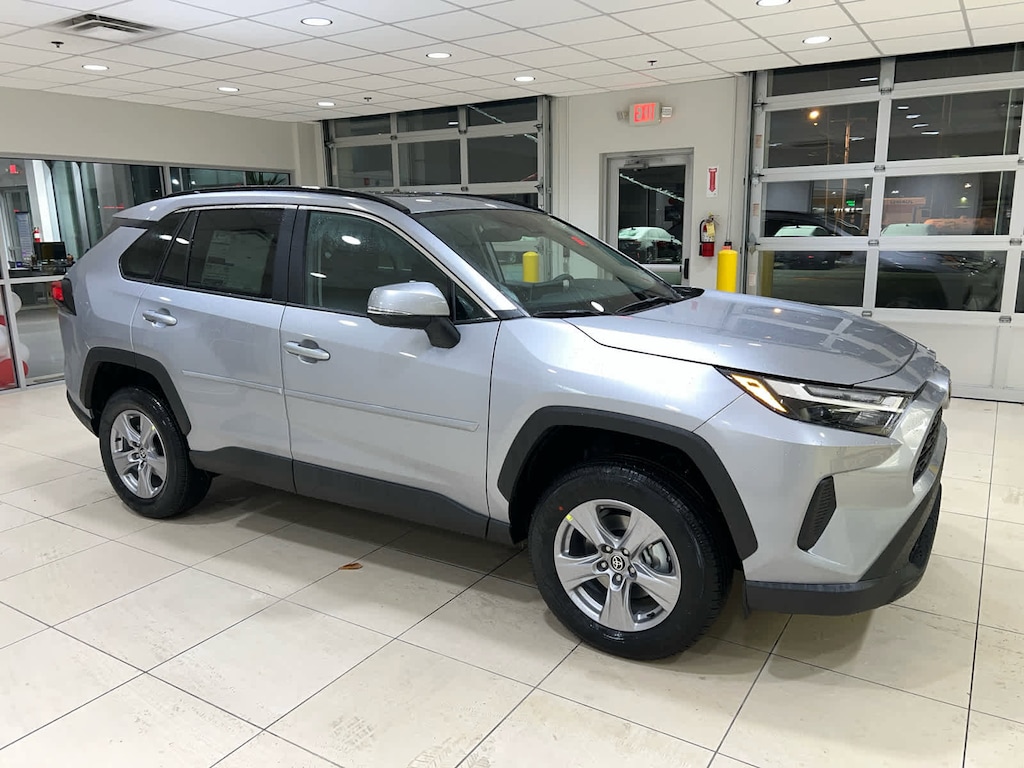 New 2025 Toyota RAV4 XLE XLE AWD SUV