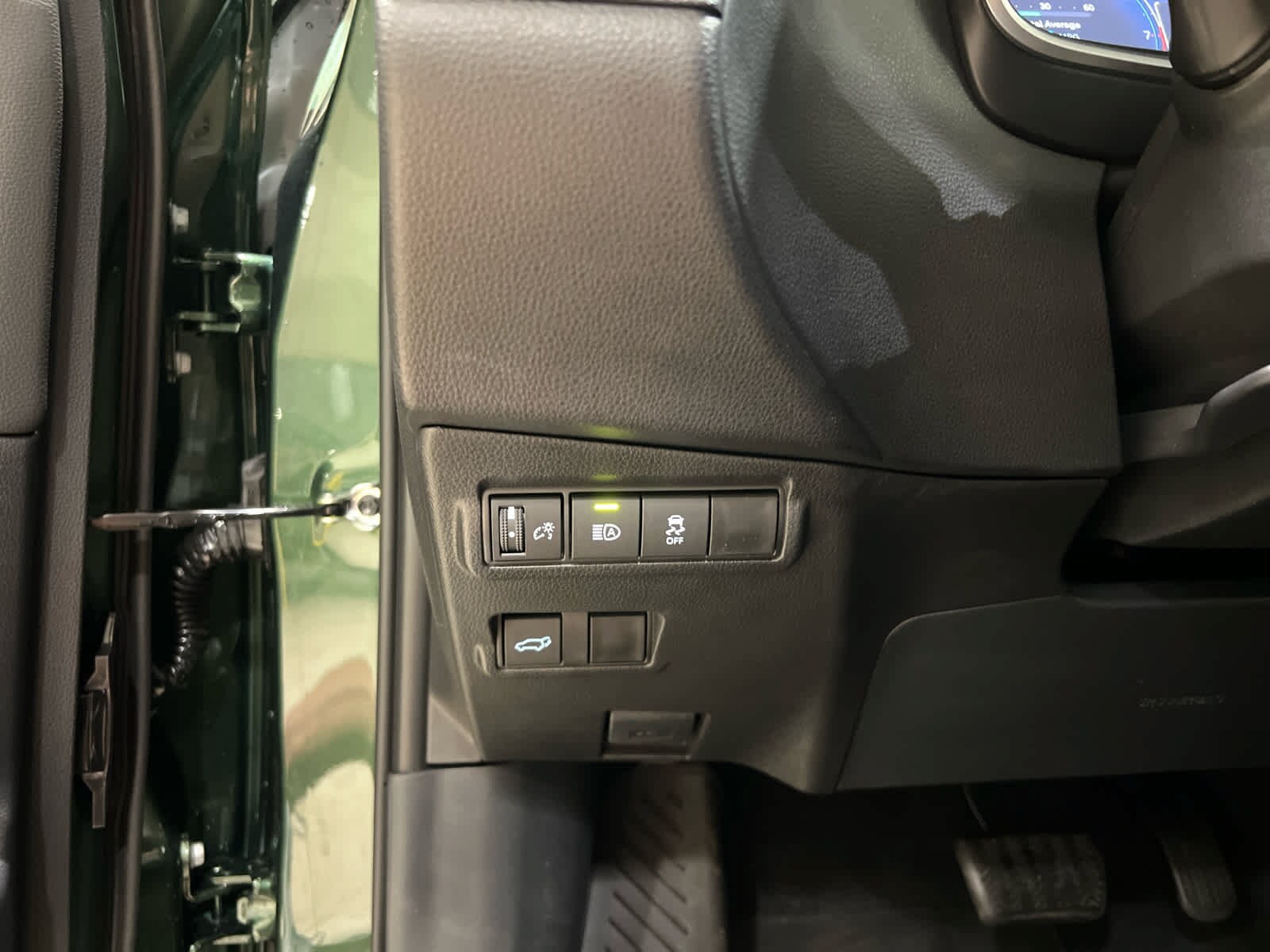 2026 Toyota Corolla Cross XLE - Photo 20