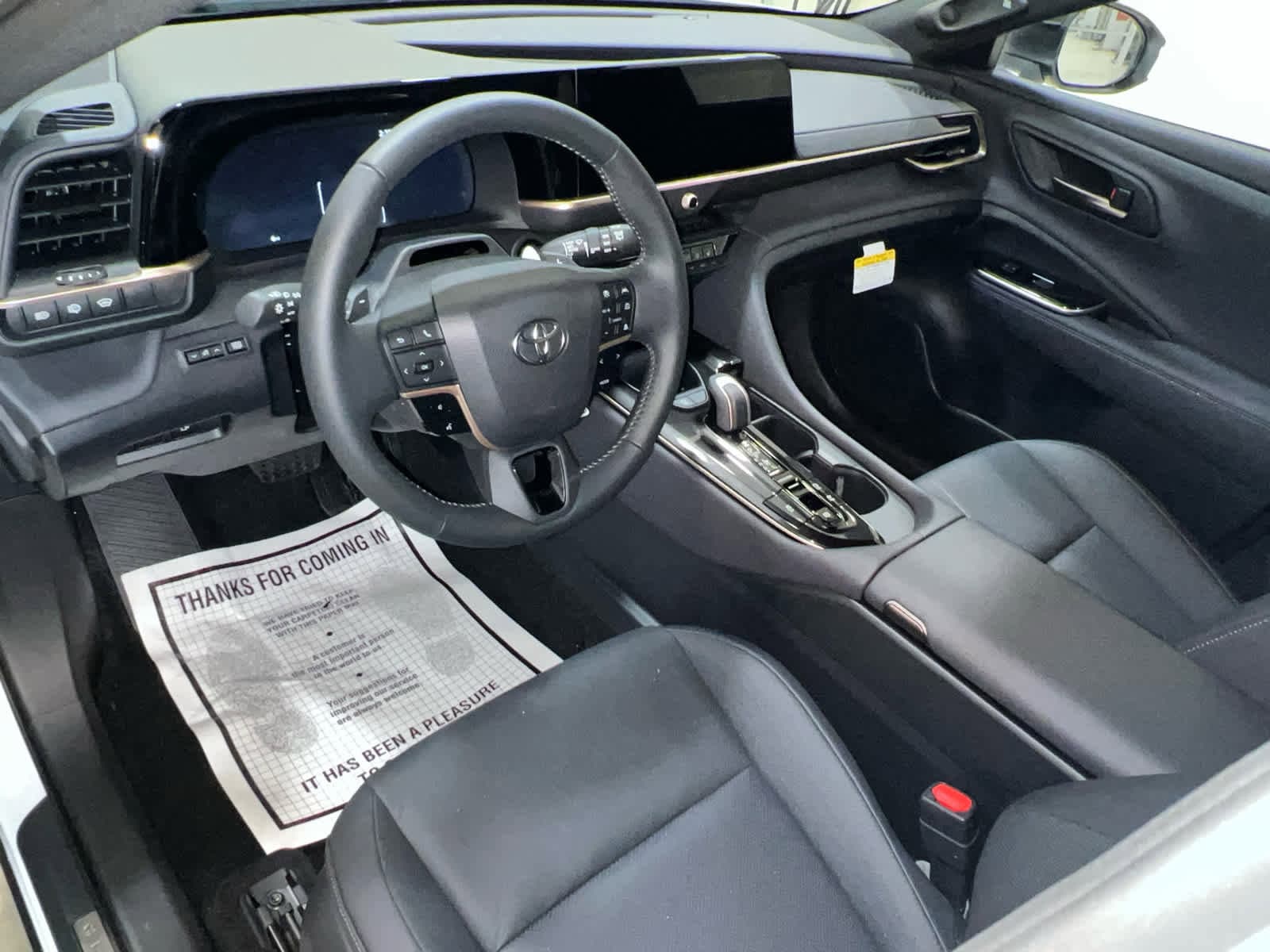 2026 Toyota Crown Signia Limited - Photo 14