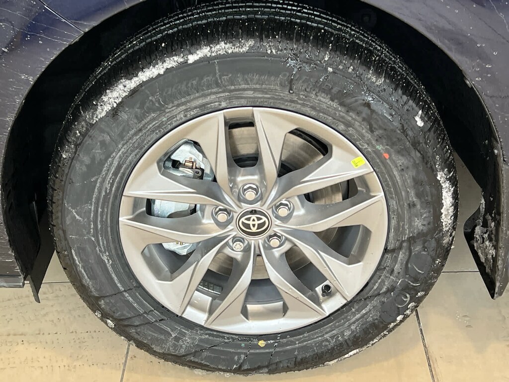 New 2026 Toyota Sienna LE 8 PASSENGER