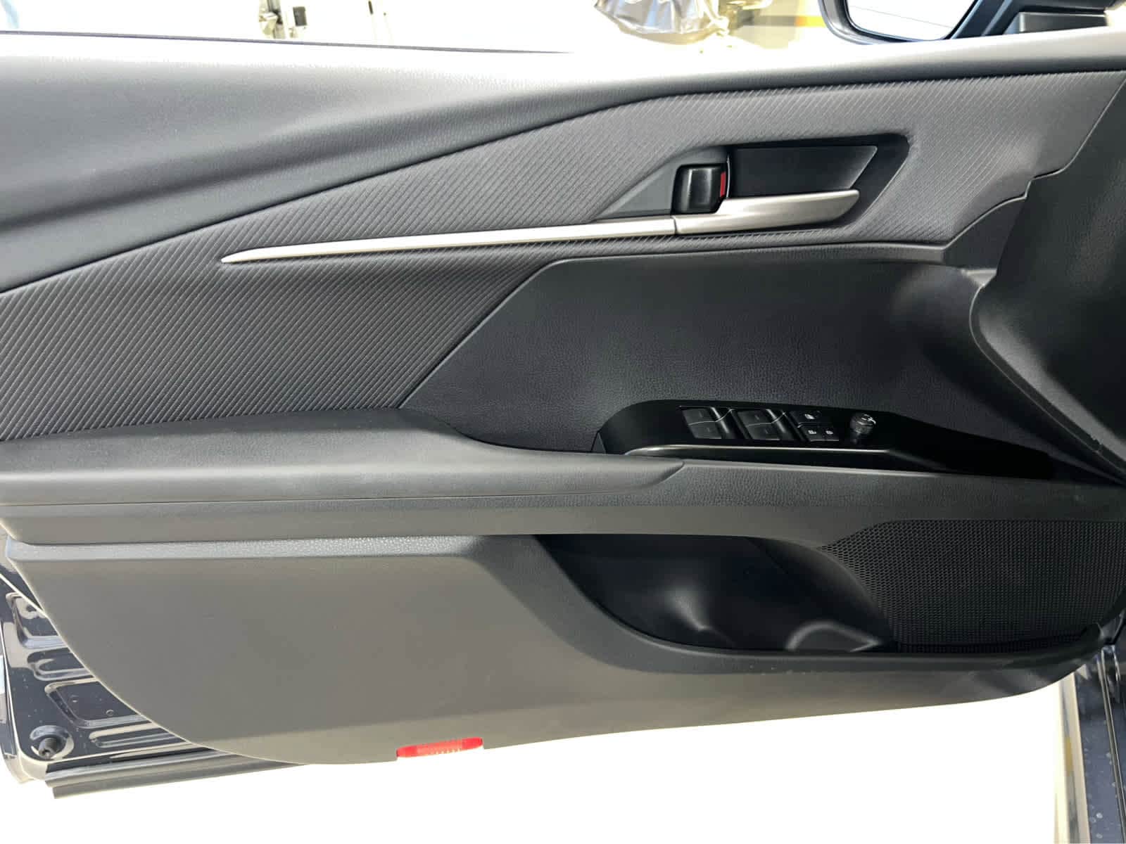 2026 Toyota Camry SE - Photo 10