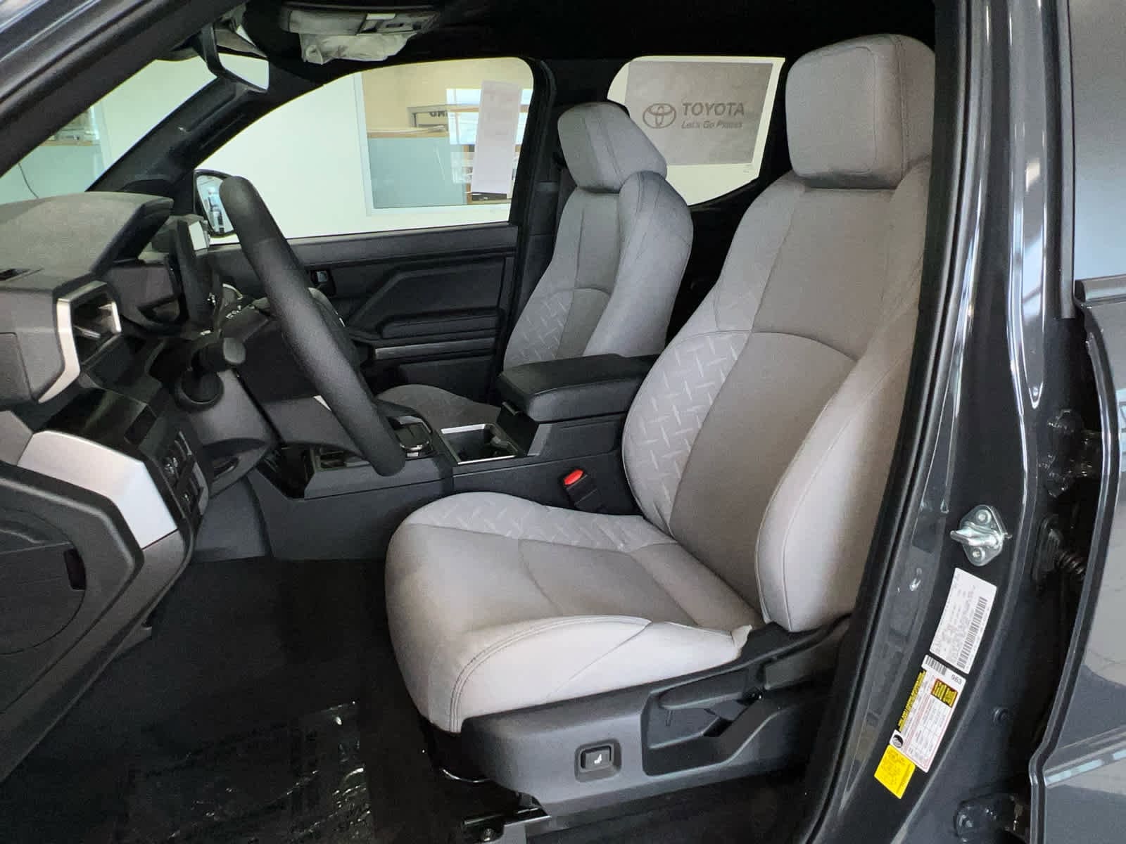 2026 Toyota Tacoma SR5 - Photo 15