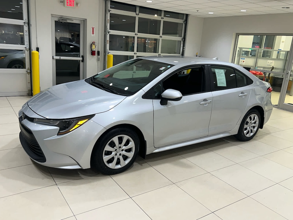 Used 2025 Toyota Corolla LE Sedan