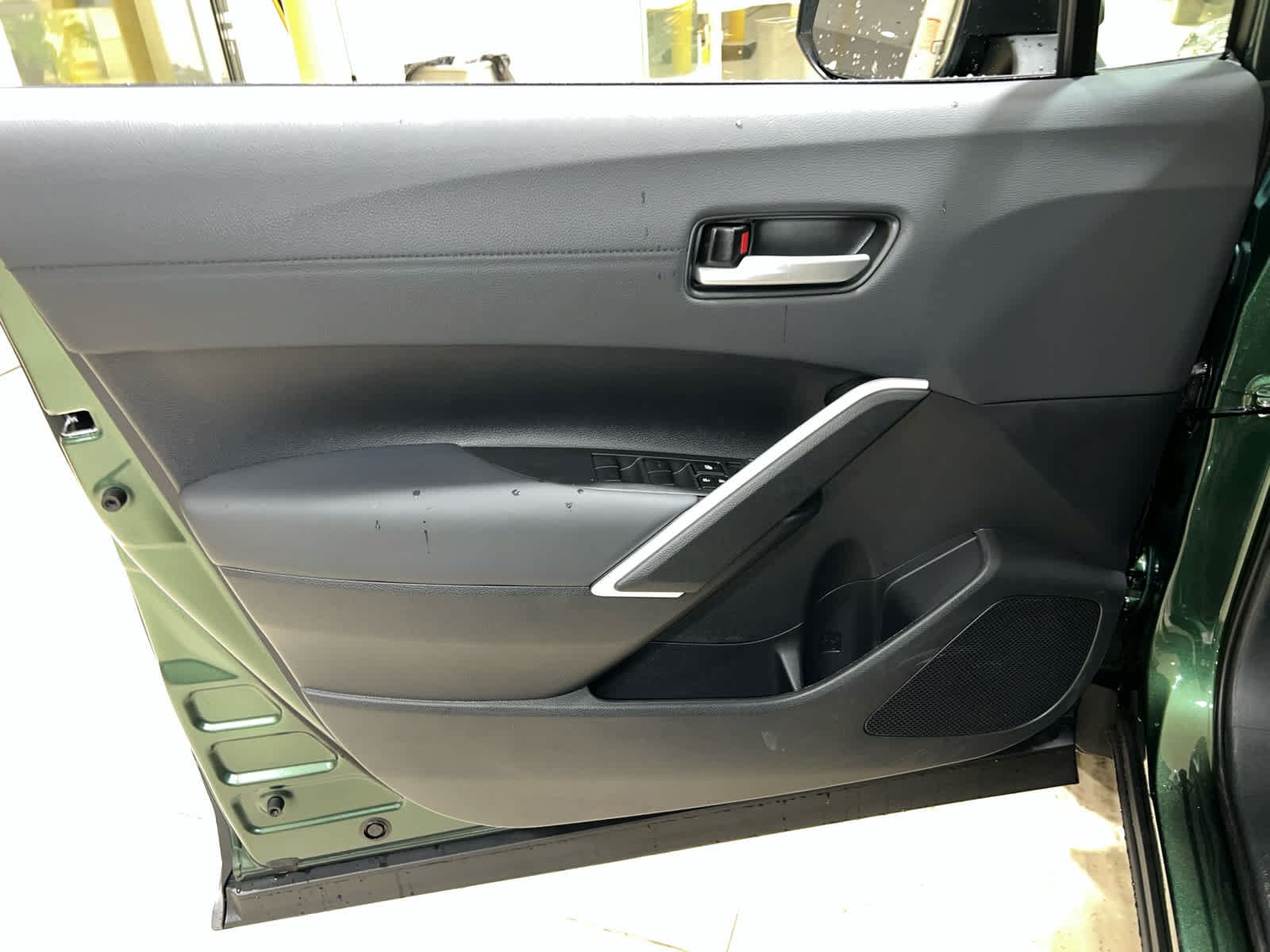 2026 Toyota Corolla Cross XLE - Photo 12
