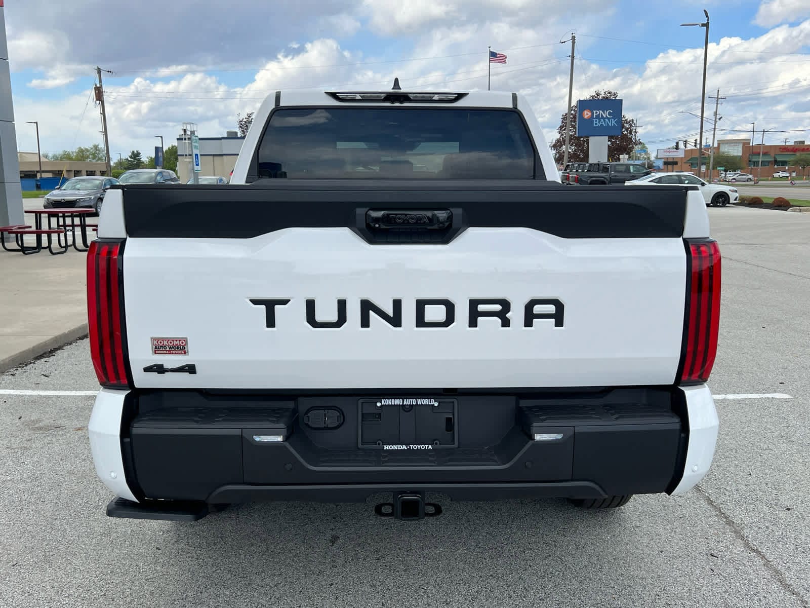 2026 Toyota Tundra SR5 - Photo 9