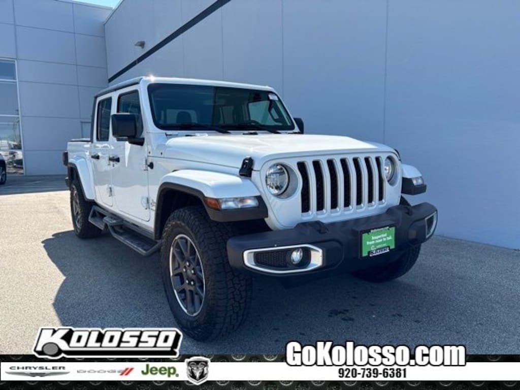 Used 2023 Jeep Gladiator Overland Truck