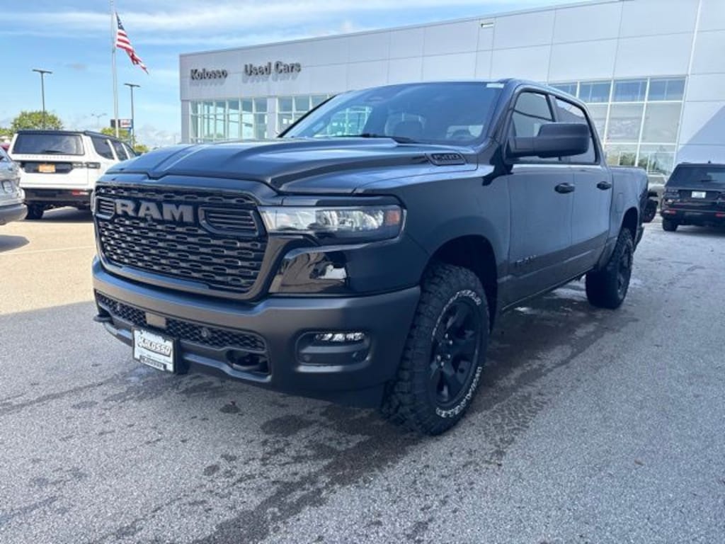 New 2026 Ram 1500 WARLOCK CREW CAB 4X4 5'7 BOX Pickup