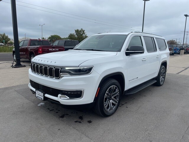 2023 Jeep Wagoneer L Base photo 3
