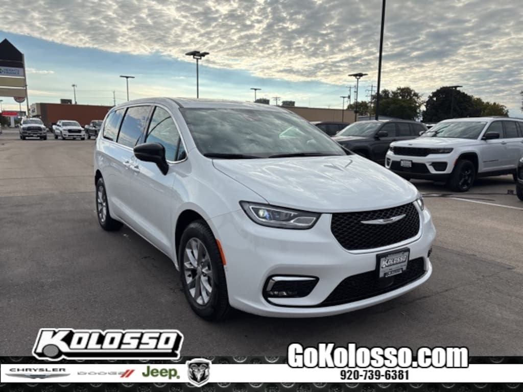 New 2026 Chrysler Pacifica SELECT AWD Passenger Van