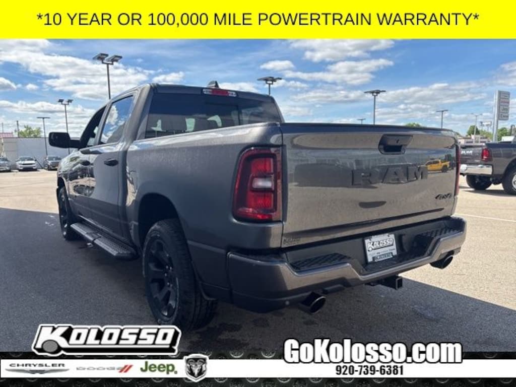 New 2026 Ram 1500 EXPRESS CREW CAB 4X4 5'7 BOX Pickup