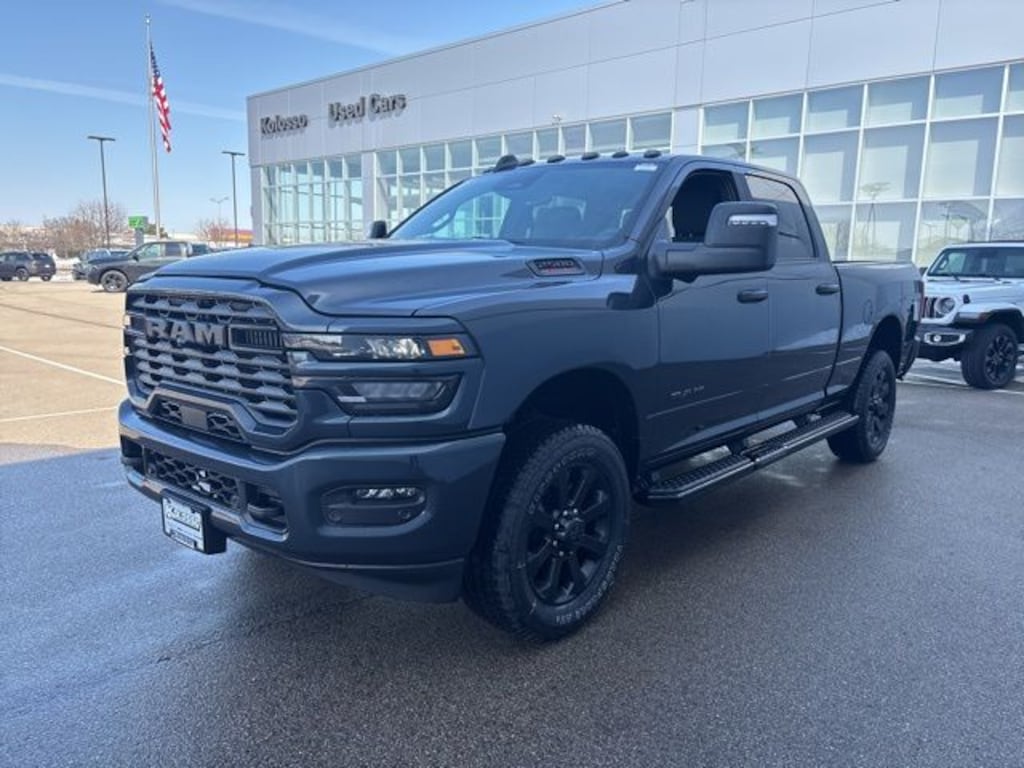 New 2026 Ram 2500 BIG HORN CREW CAB 4X4 6'4 BOX Pickup