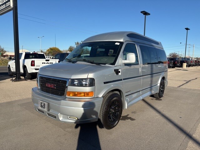 2021 Gmc Savana 2500 photo 2