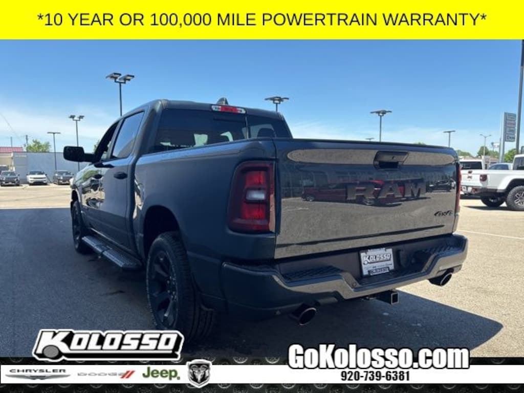 New 2026 Ram 1500 EXPRESS CREW CAB 4X4 5'7 BOX Pickup