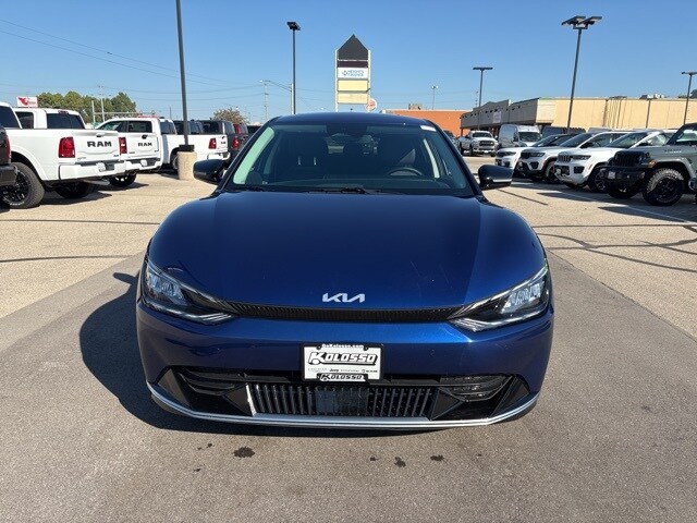 2022 Kia EV6 Wind photo 2